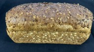 BRUIN MEERGRANEN brood met zaden, zonnebloempitten en soja afbeelding